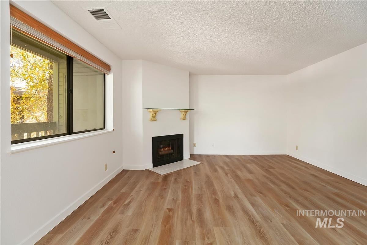 3719 S Gekeler Ln, Boise, Idaho 83706, 2 Bedrooms, 2 Bathrooms, Residential For Sale, Price $292,900,MLS 99004458