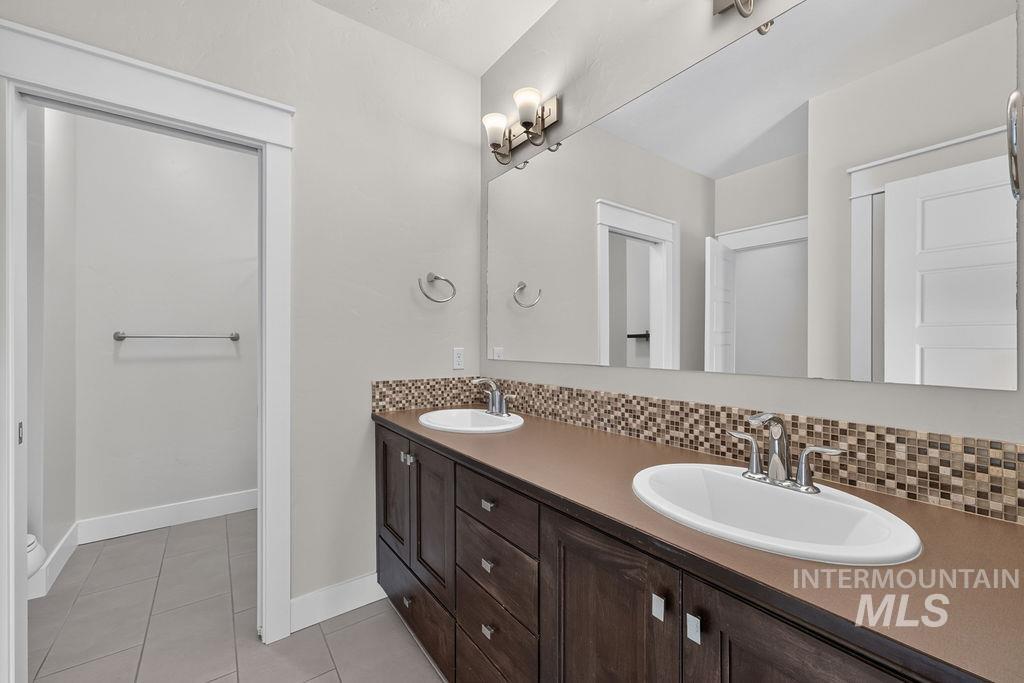 5149 N Clooney Ave., Meridian, Idaho 83646, 3 Bedrooms, 2.5 Bathrooms, Residential For Sale, Price $728,000,MLS 99004462