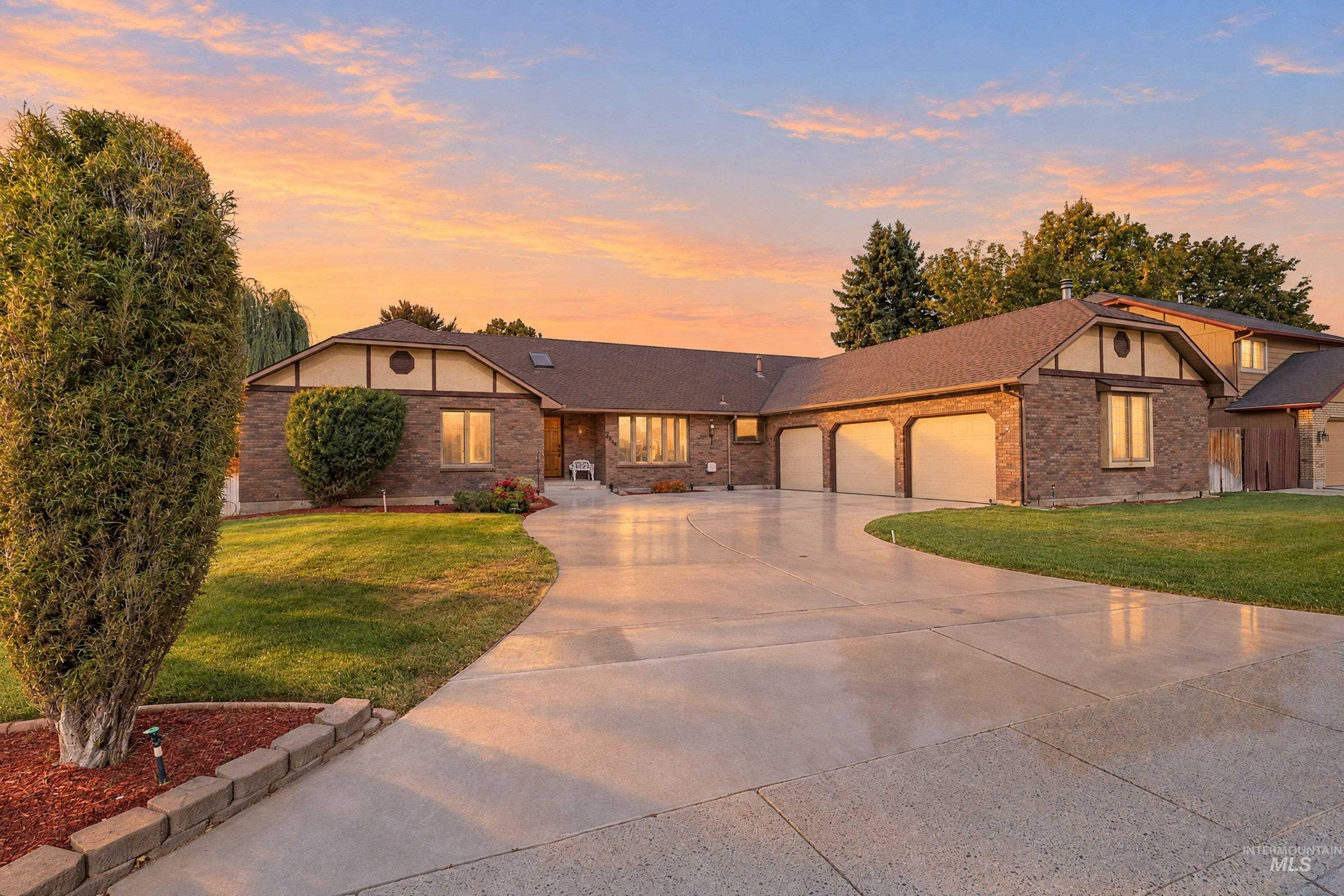 8844 W Brookview Drive, Boise, Idaho 83709, 4 Bedrooms, 3.5 Bathrooms, Residential For Sale, Price $625,000,MLS 99004464