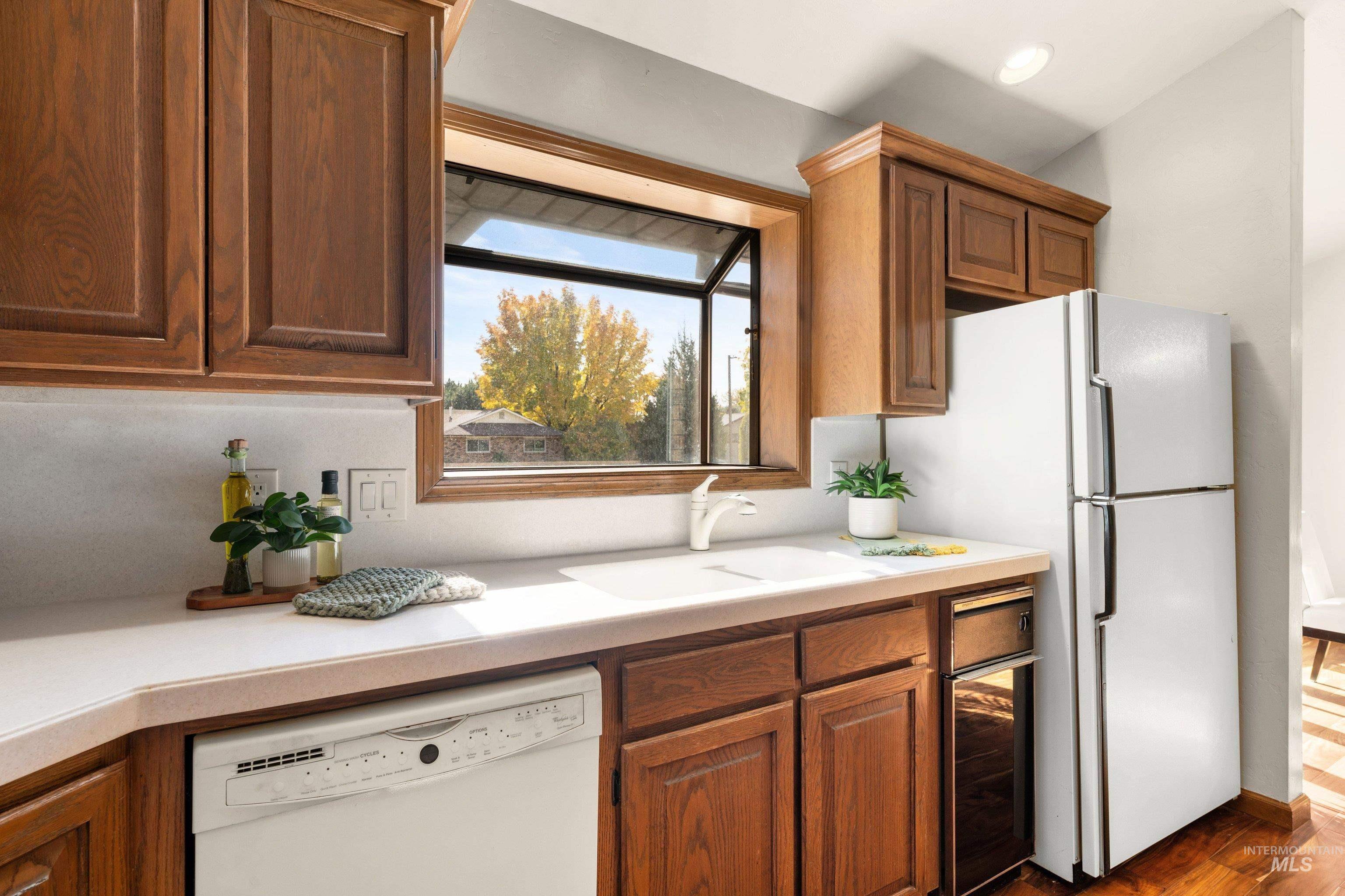 8844 W Brookview Drive, Boise, Idaho 83709, 4 Bedrooms, 3.5 Bathrooms, Residential For Sale, Price $625,000,MLS 99004464