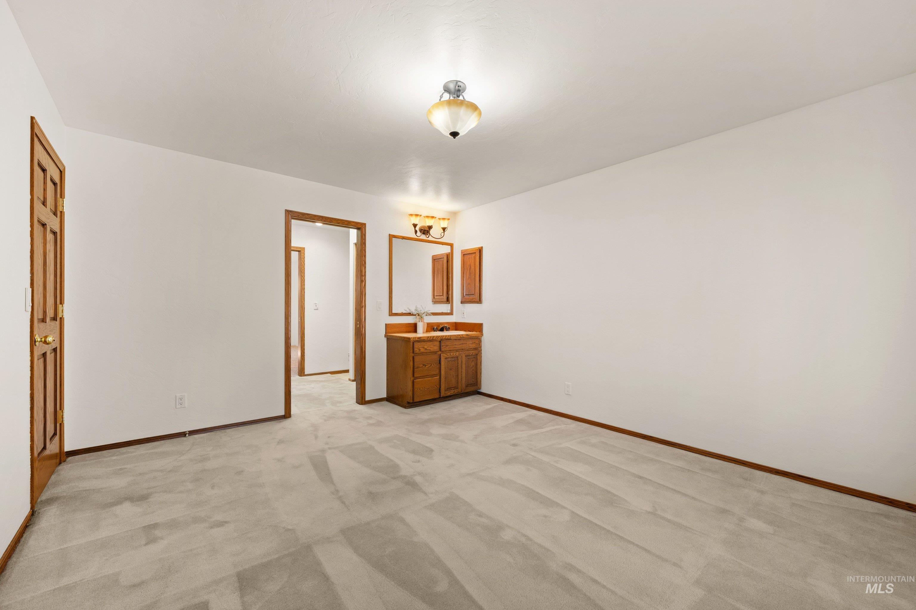 8844 W Brookview Drive, Boise, Idaho 83709, 4 Bedrooms, 3.5 Bathrooms, Residential For Sale, Price $625,000,MLS 99004464