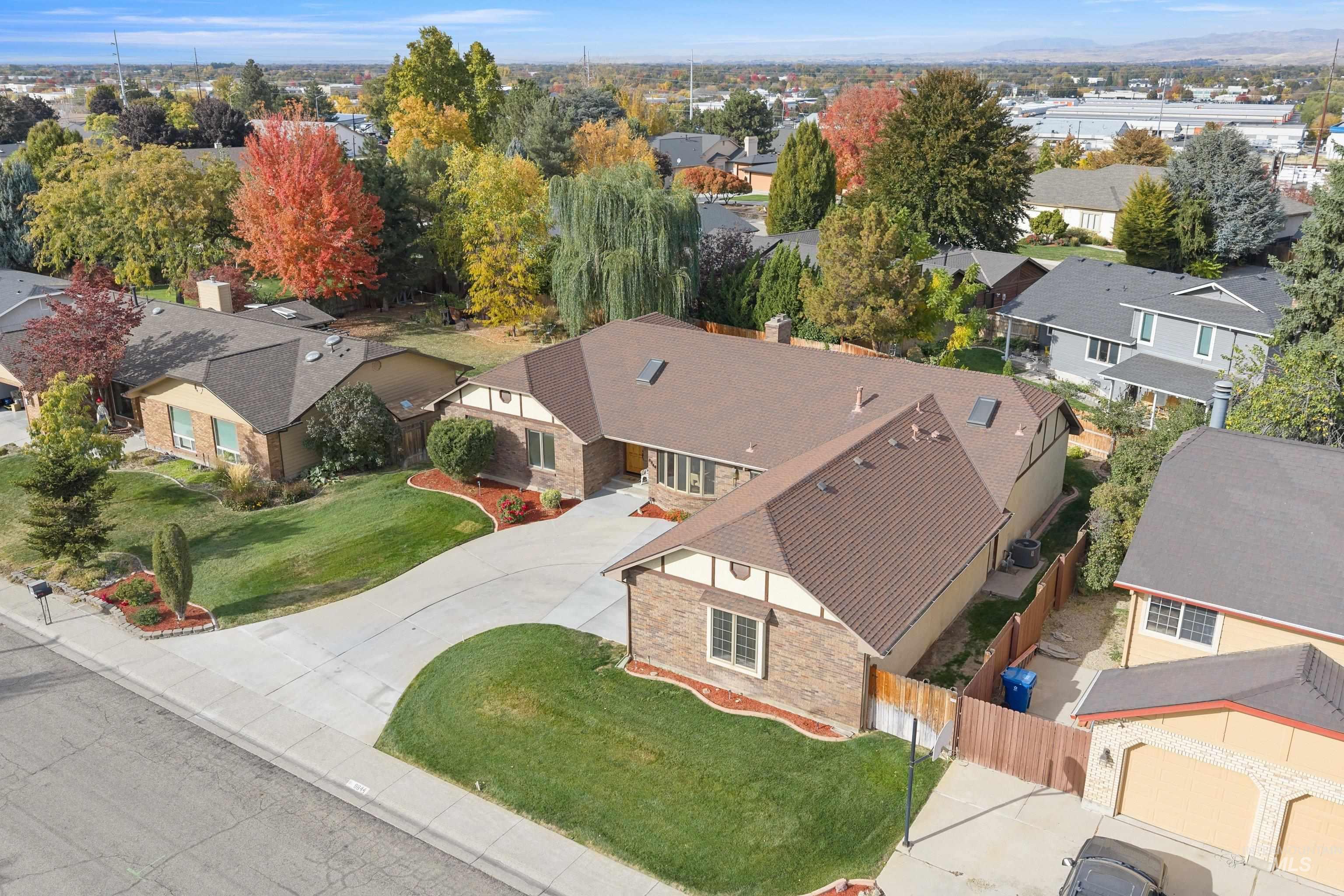 8844 W Brookview Drive, Boise, Idaho 83709, 4 Bedrooms, 3.5 Bathrooms, Residential For Sale, Price $625,000,MLS 99004464