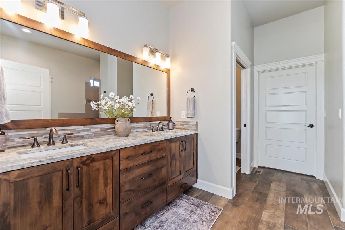2036 N Finsbury Way, Star, Idaho 83669, 3 Bedrooms, 3.5 Bathrooms, Residential For Sale, Price $759,000, 99004466