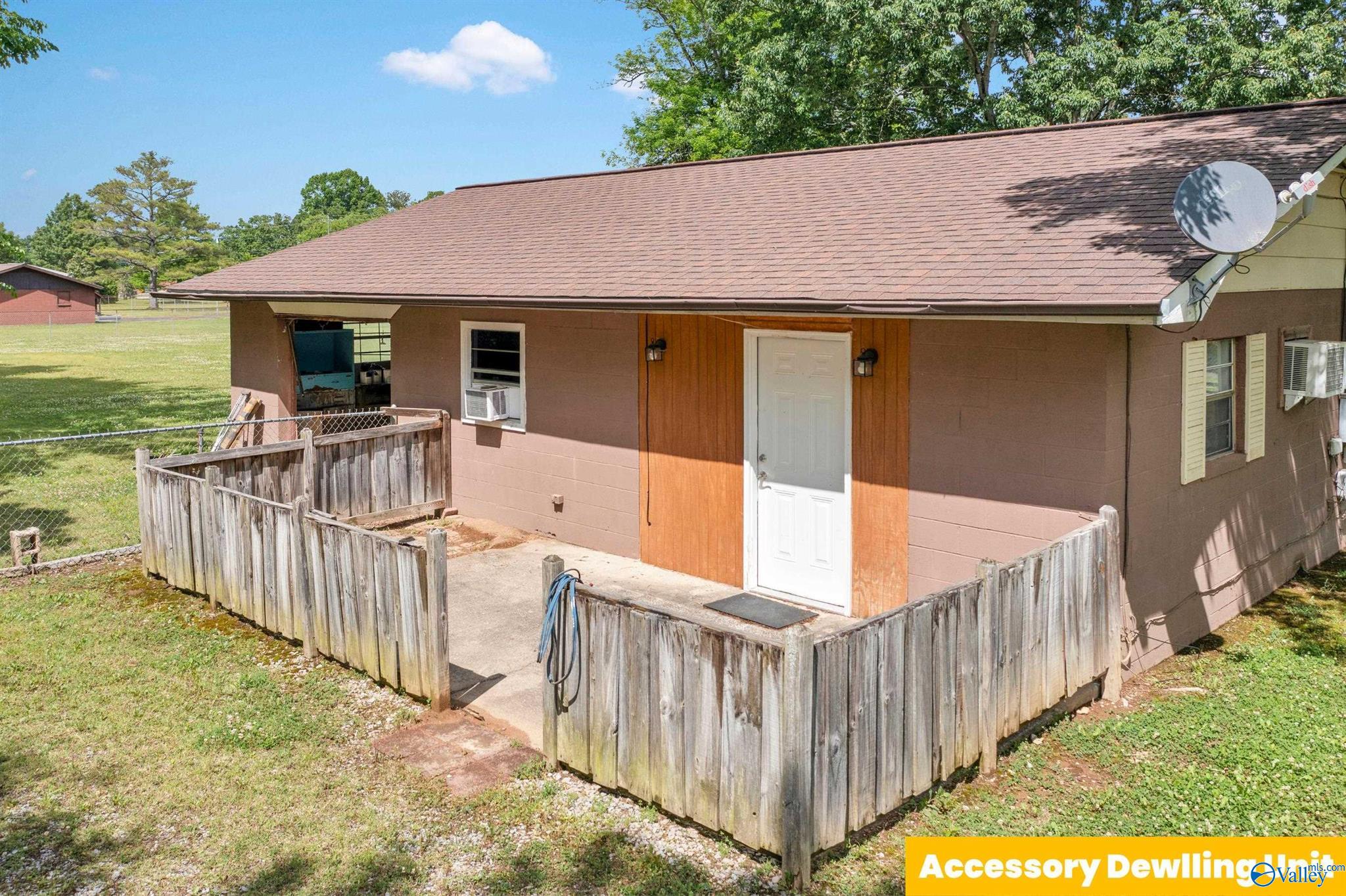 317 Wood Avenue SE photo 44